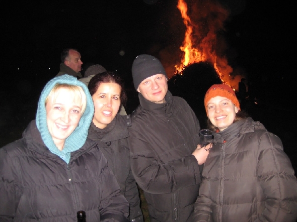 http://www.jormannsdorf.at/ff/bildergalerie/cache/vs_2008_03_22%20Osterfeuer_CANON%20028.jpg